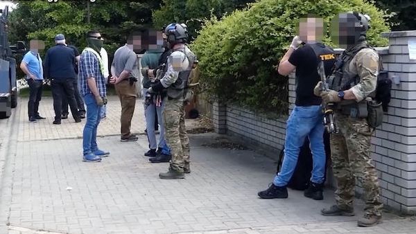 V Maďarsku zadrželi muže, který chystal teroristický útok na ME ve fotbale